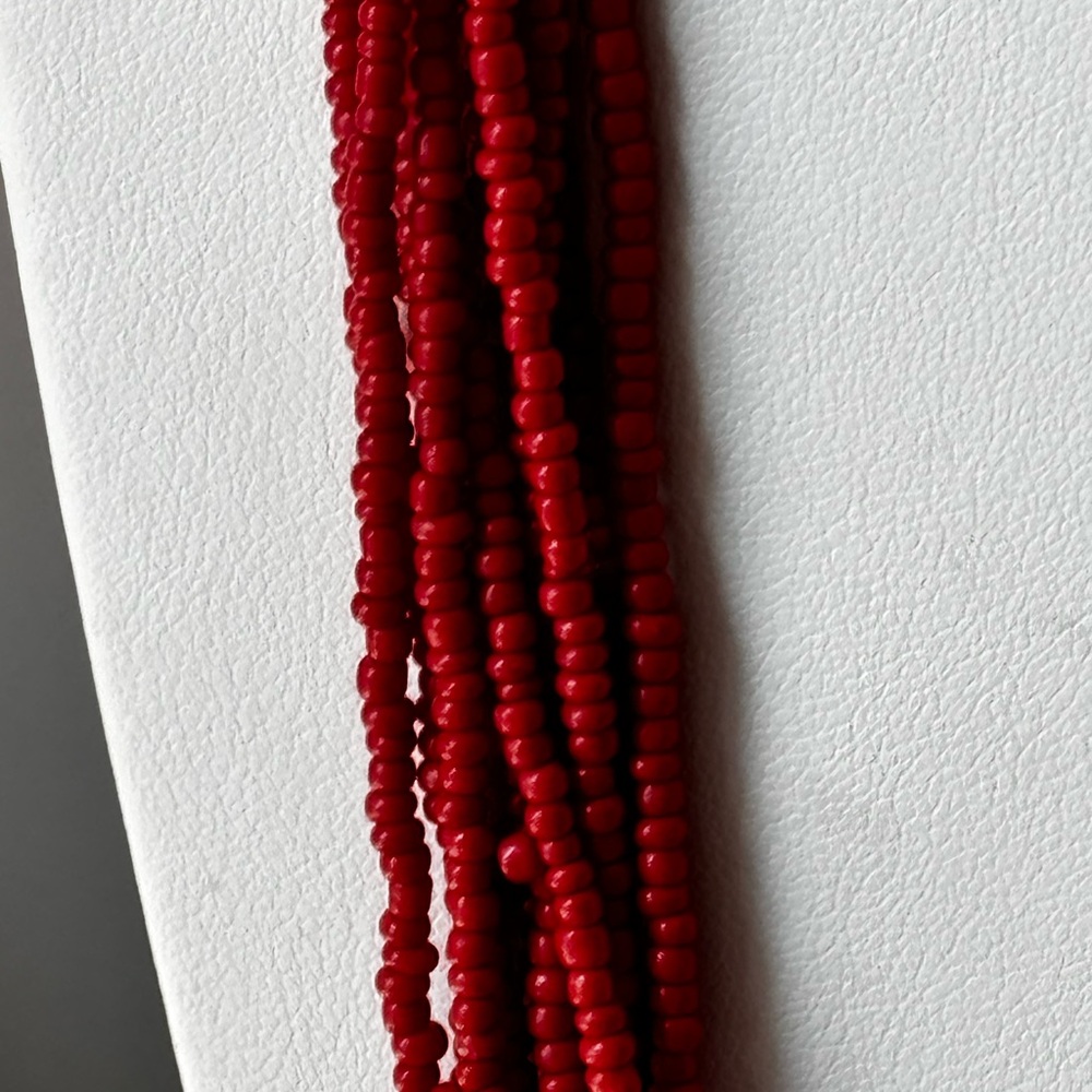 ZAD Cranberry and gold color seed bead necklace/ gold tone/measures 38 in length - Picture 3 of 9